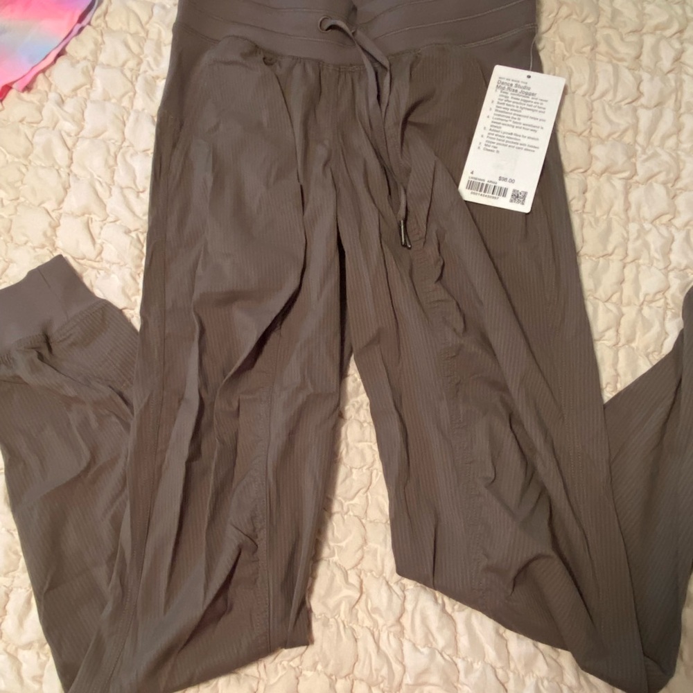 Lululemon dance studio mid rise jogger army green